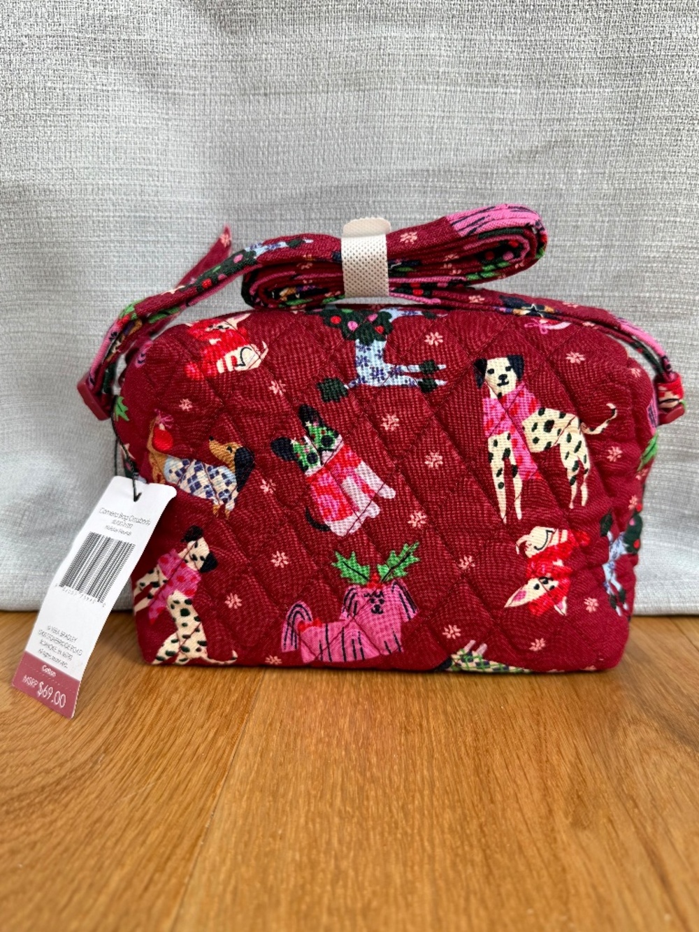 NWT Vera Bradley Outlet 2024 Holiday Hounds Cranberry Crossbody Camera Bag